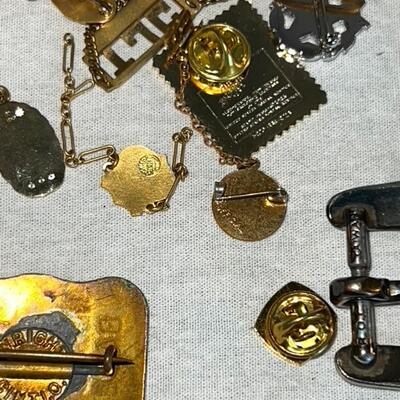 Vintage Lot of Jewelry Pins Misc.