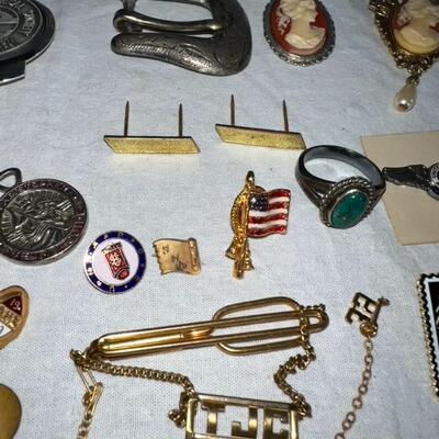 Vintage Lot of Jewelry Pins Misc.