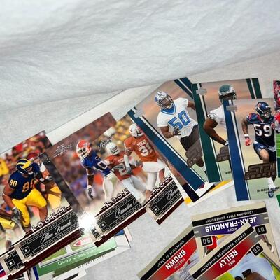 Huge Lot of Football and Baseball Cards Many Rookie Cards