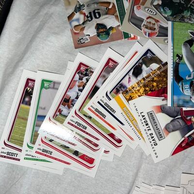 Huge Lot of Football and Baseball Cards Many Rookie Cards