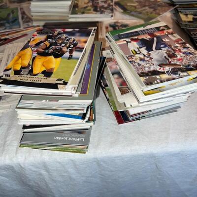 Huge Lot of Football and Baseball Cards Many Rookie Cards