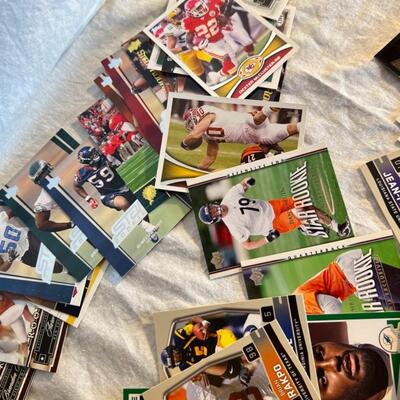 Huge Lot of Football and Baseball Cards Many Rookie Cards