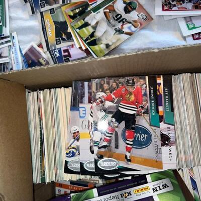 Huge Lot of Football and Baseball Cards Many Rookie Cards