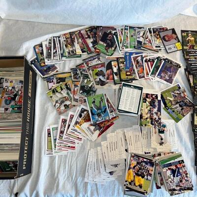 Huge Lot of Football and Baseball Cards Many Rookie Cards