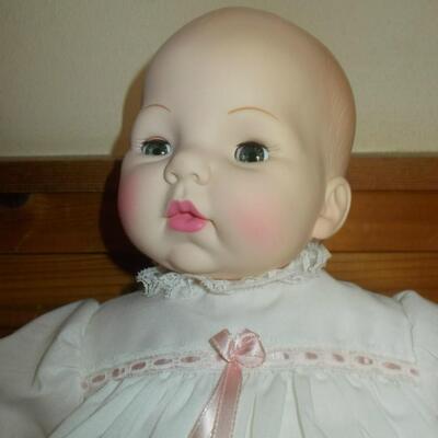 1975 Madame Alexander Victoria 14" baby Doll #3746 ~ All Original