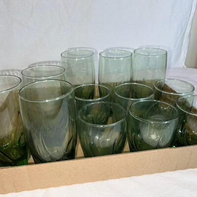 12 Green Colored Glasses