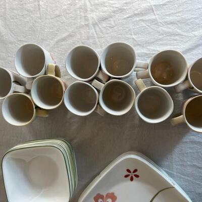 48 pc Dinnerware Set Vintage