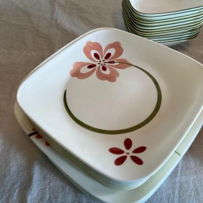 48 pc Dinnerware Set Vintage