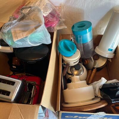 Huge Kitchen Lot Knives, Foodsaver, Iced Tea Pot, Vintage Pans, Straw Holder Can Opener and More