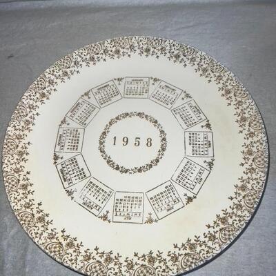 Large Lot of Decorative/Commemorative Vintage/Antique Plates