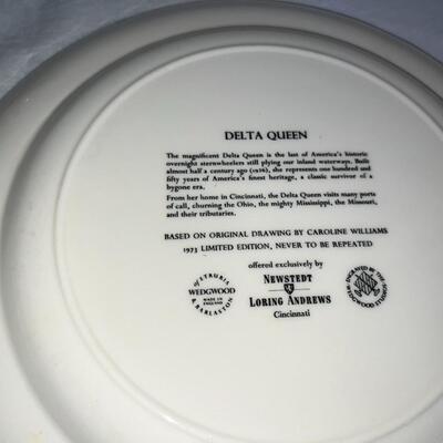 Large Lot of Decorative/Commemorative Vintage/Antique Plates