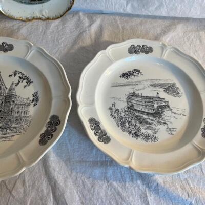 Large Lot of Decorative/Commemorative Vintage/Antique Plates