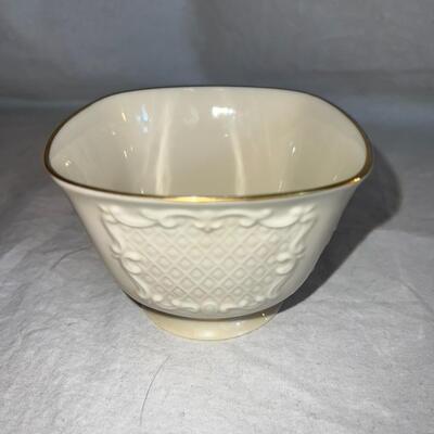 Misc. Pottery and Vintage Items Lot