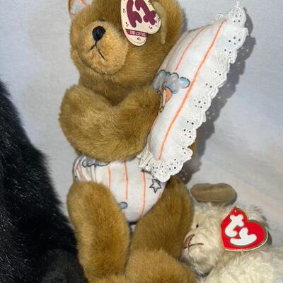 Vintage Collectible Stuffed Animal Huge Lot TY, FAO Swartz More