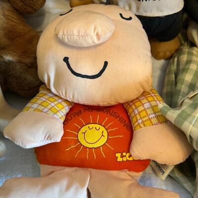 Vintage Collectible Stuffed Animal Huge Lot TY, FAO Swartz More