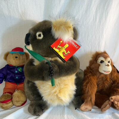 Vintage Collectible Stuffed Animal Huge Lot TY, FAO Swartz More