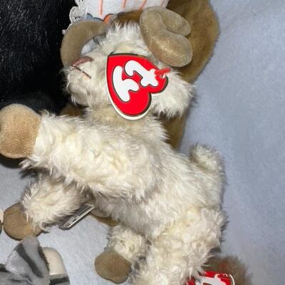 Vintage Collectible Stuffed Animal Huge Lot TY, FAO Swartz More