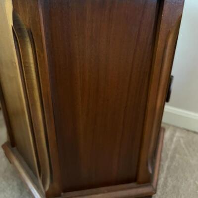 Vintage Furniture End Table w/ Inside Storage