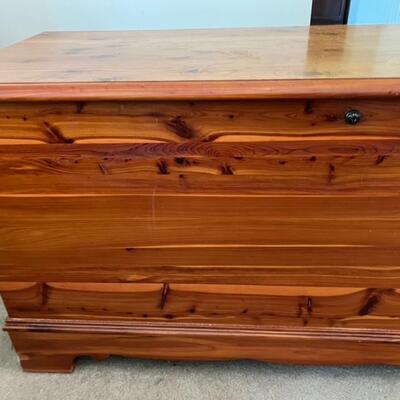 Lane Sweetheart Chest