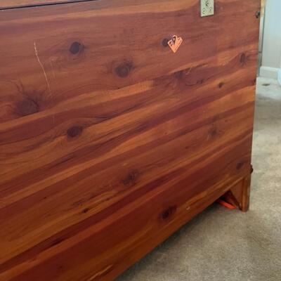 Lane Sweetheart Chest