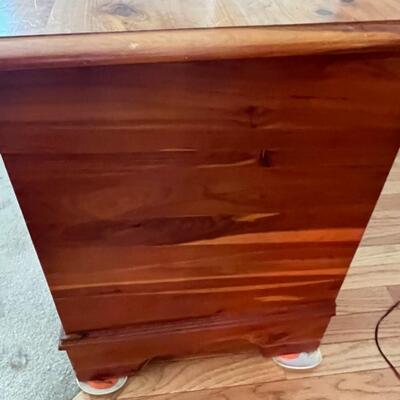 Lane Sweetheart Chest