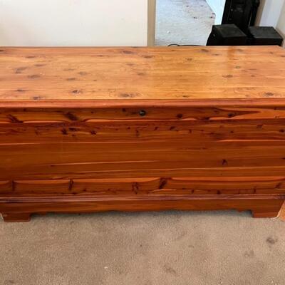 Lane Sweetheart Chest