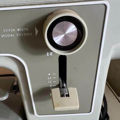 Vintage Sears Kenmore Sewing Machine w/ Extras Made in Japan
