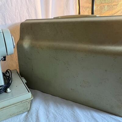 Vintage Sears Kenmore Sewing Machine w/ Extras Made in Japan