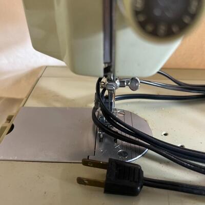 Vintage Sears Kenmore Sewing Machine w/ Extras Made in Japan