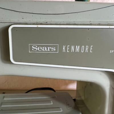 Vintage Sears Kenmore Sewing Machine w/ Extras Made in Japan