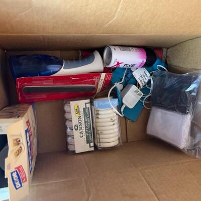Huge Bathroom Lot w/ Towels