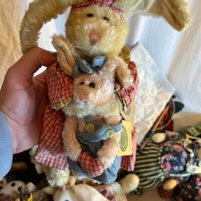 House of Lloyd Stuffed Decorative Figures - Large Lot