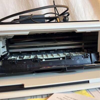 2 Printer Lot HP Desktop 101 and Dell 924 Model w/Manuals and Cords