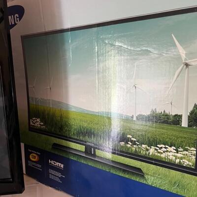 39' Samsung LED TV w/ Remote and Box