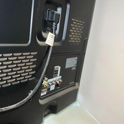39' Samsung LED TV w/ Remote and Box