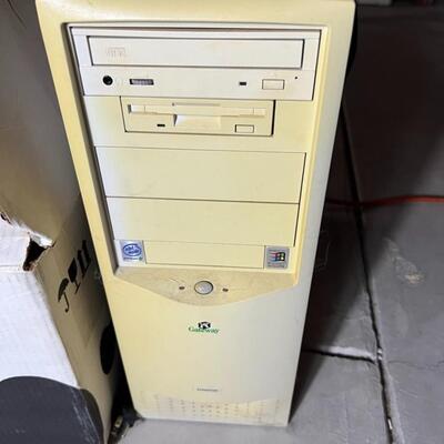 Old Gateway Computer w/ Box