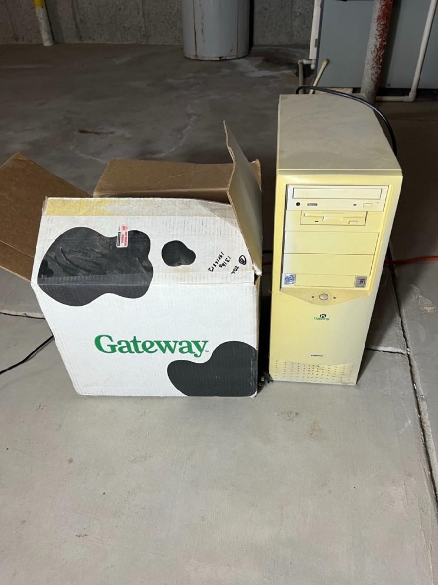 Old Gateway Computer w/ Box
