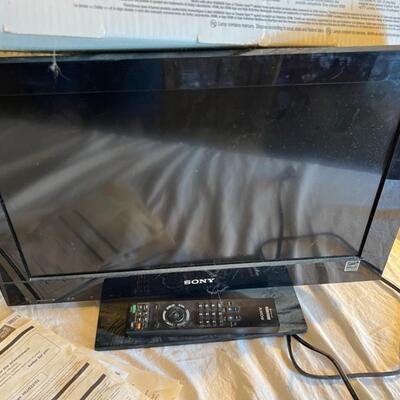 2 TV Lot 22' Sony Bravia TV w/ Box, 35' Samsung Series 5