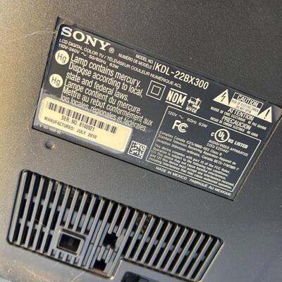 2 TV Lot 22' Sony Bravia TV w/ Box, 35' Samsung Series 5
