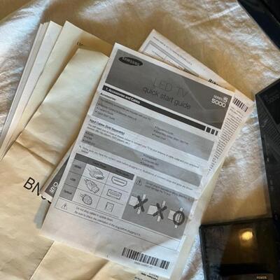 2 TV Lot 22' Sony Bravia TV w/ Box, 35' Samsung Series 5