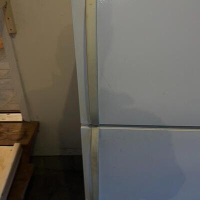 Frigidaire Top Mount Refrigerator/Freezer