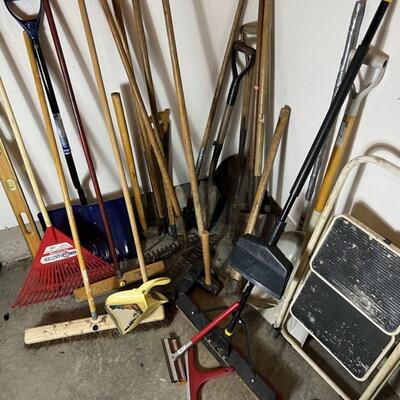 Huge Garden Tool Lot