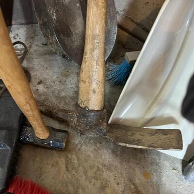 Huge Garden Tool Lot
