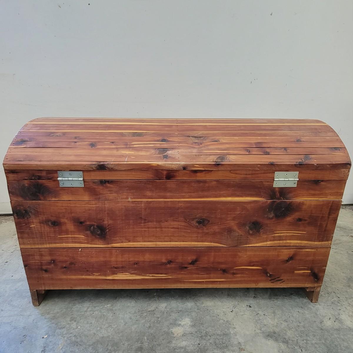 Round Top Cedar Chest (GDW)