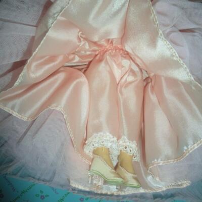 1987 Madame Alexander 10" Rosette Portrette #1115 in Original Box