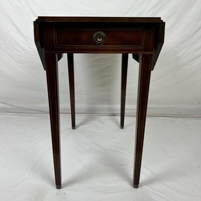 822  Genuine Mahogany Pembroke Drop Leaf Stand w/Inlay