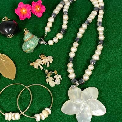 Large Lot of Beachy Hawaiian Style Jewelry Pukka Shell Abalone Necklaces Pendants Earrings