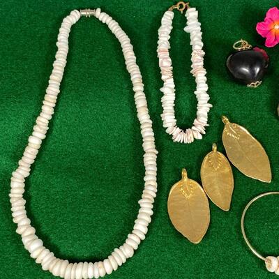 Large Lot of Beachy Hawaiian Style Jewelry Pukka Shell Abalone Necklaces Pendants Earrings