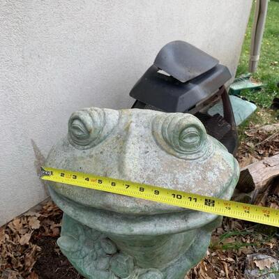 #4 Cement Frog Yard Statue