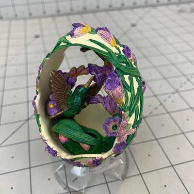 #50 Hummingbird Decorative Egg Piece & Stand